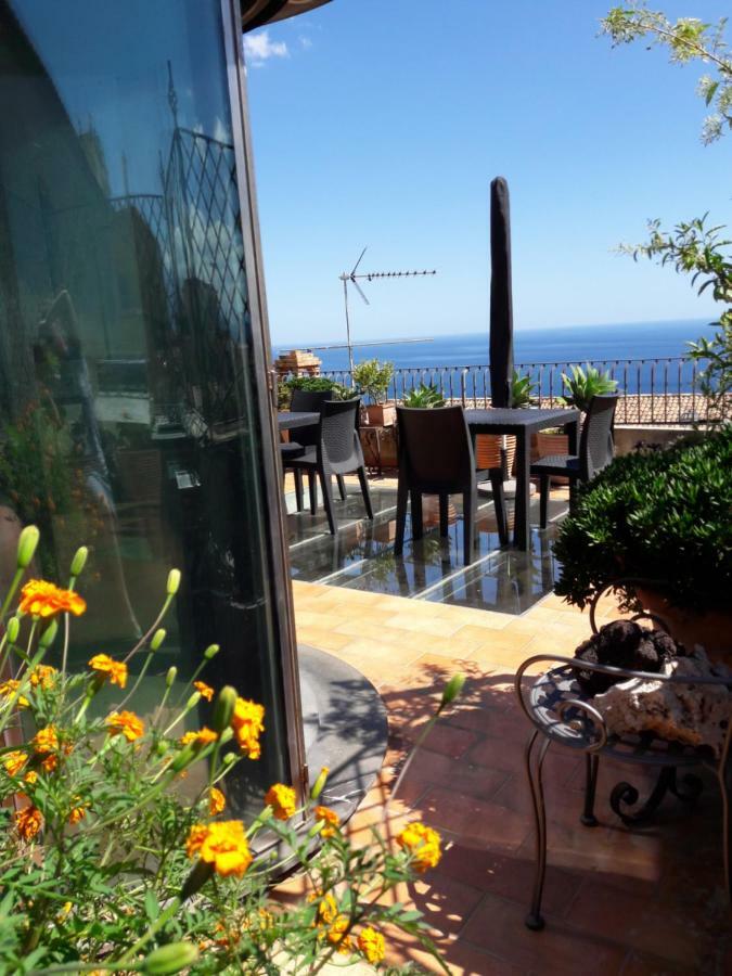 B&B Varo Taormina Exterior photo